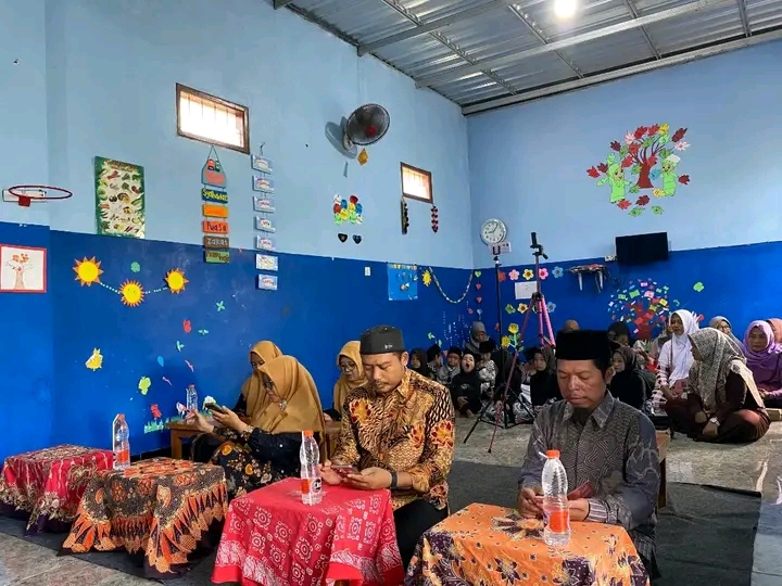 KEGIATAN PENTAS SENI DI NU KHADIJAH PISANG PATIANROWO