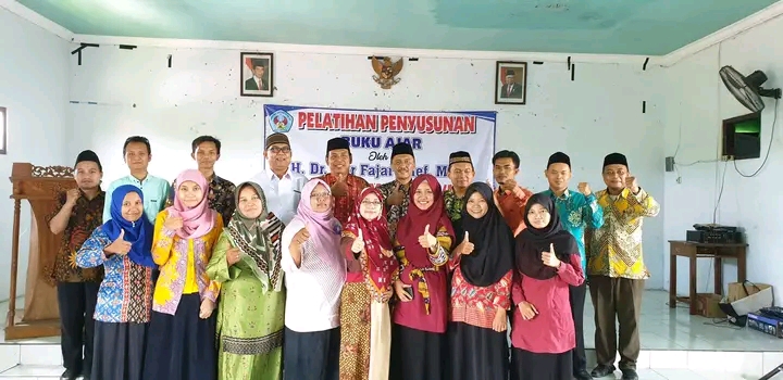 KEGIATAN PENYUSUNAN BUKU AJAR